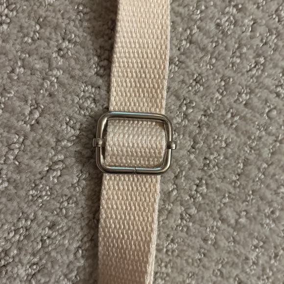 Wild fable fanny pack. Blue and white design. Linen colored adjustable strap. - Picture 6 of 8